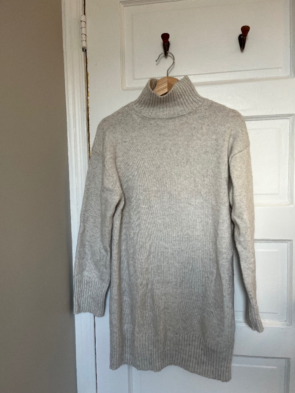 H&M Knit Mock Turtleneck Sweater Dress Light Taupe Melange – XXS